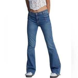 NWT Free People We The Free Izzy Low Rise Flare jean, size 26, 100% cotton
